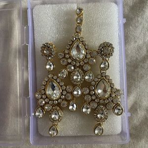Kundan Tikka with Earring Set